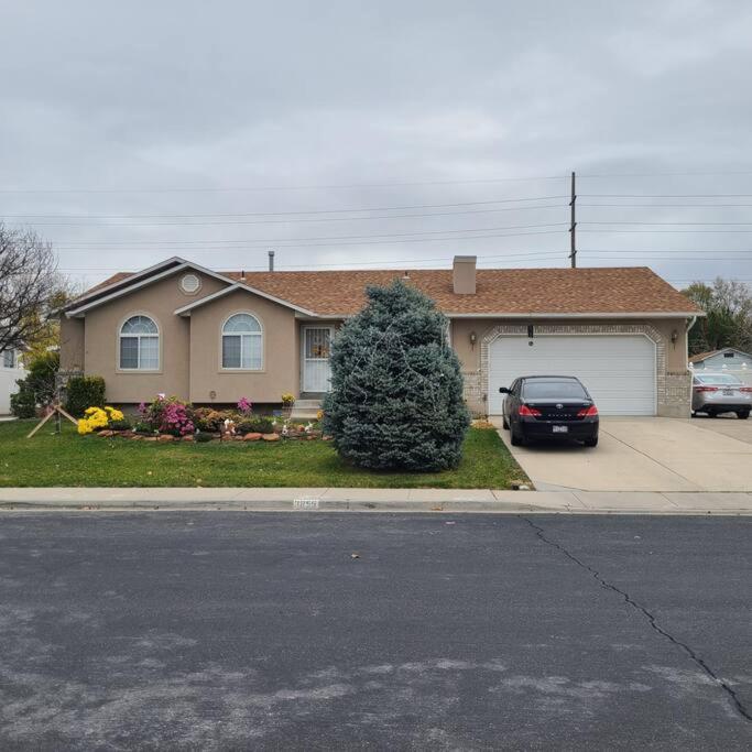 Vila Entire Huge Basement! Fast Wifi! Private Entrance! Salt Lake City Exteriér fotografie